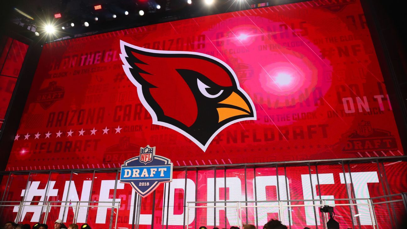 哈哈体育平台 - NFL暂停红雀高管涉赌政策违规行为：行业自律与合规风险全解析 - 哈哈体育